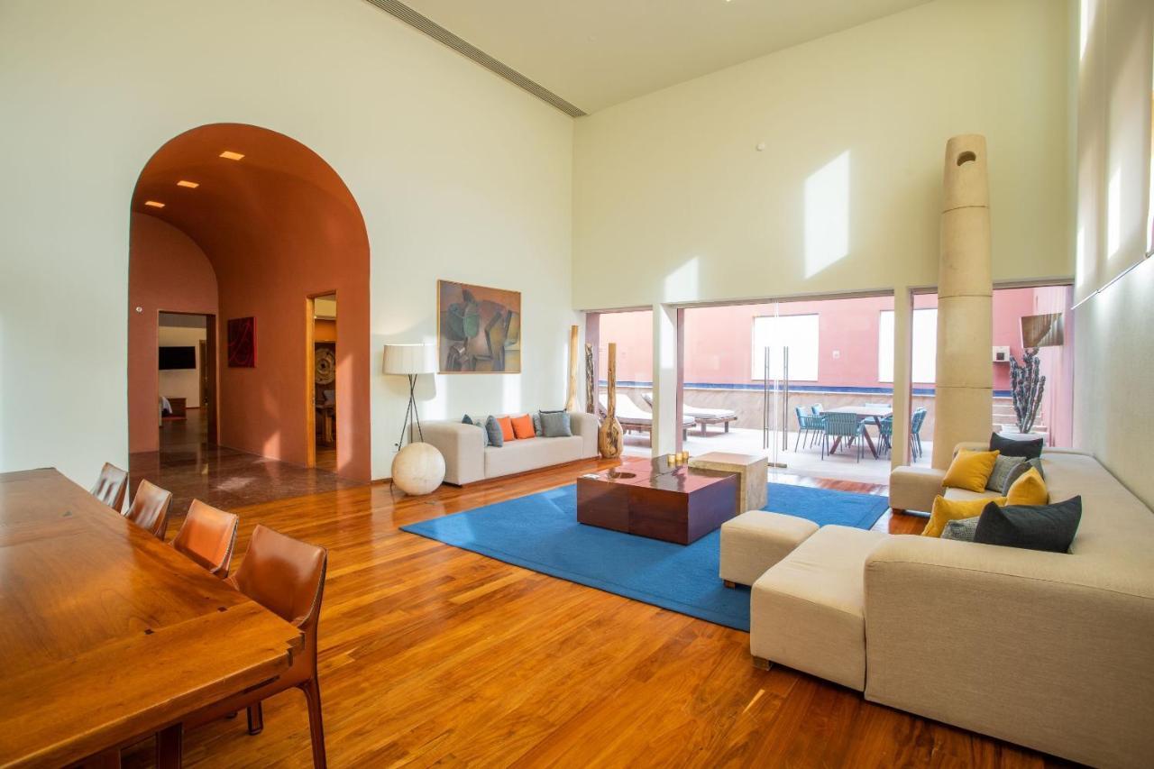 Hotel Camino Real Monterrey San Pedro Garza Garcia Zewnętrze zdjęcie A living room at the Mandarin Oriental, Barcelona