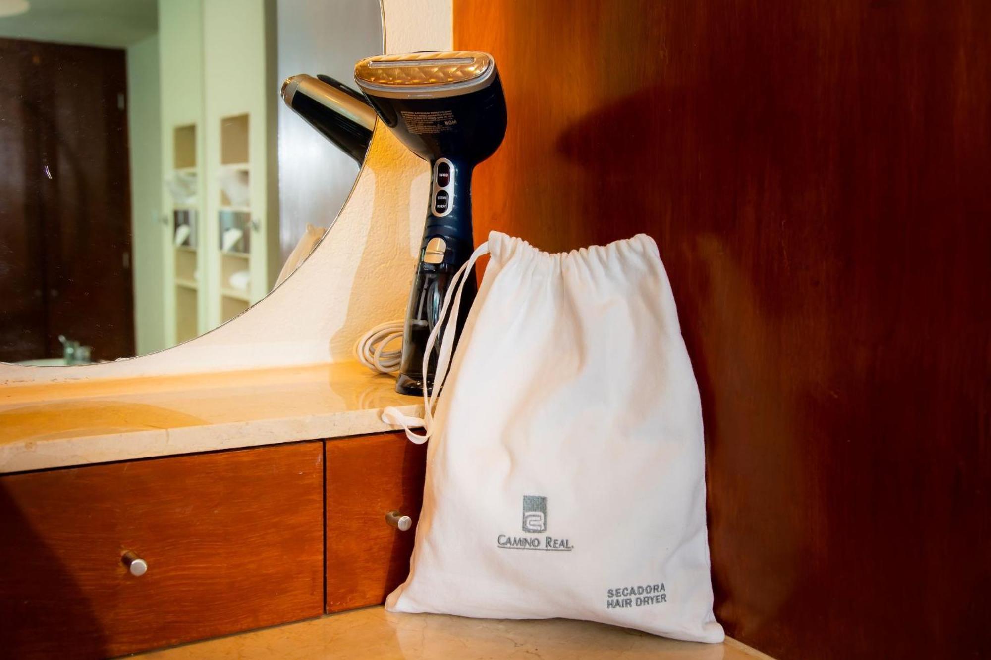 Hotel Camino Real Monterrey San Pedro Garza Garcia Zewnętrze zdjęcie A hair dryer in a hotel room