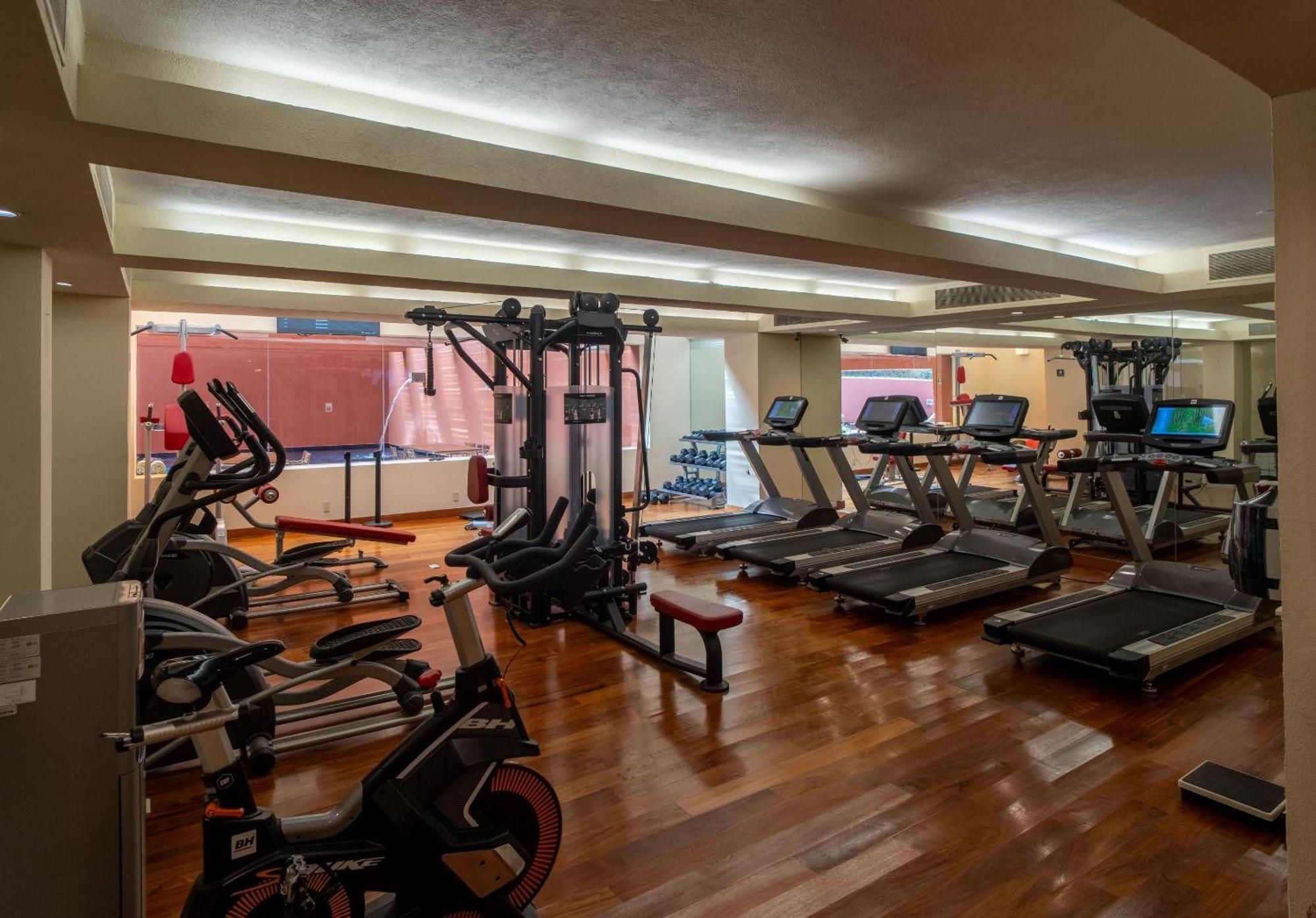 Hotel Camino Real Monterrey San Pedro Garza Garcia Zewnętrze zdjęcie The gym at the hotel