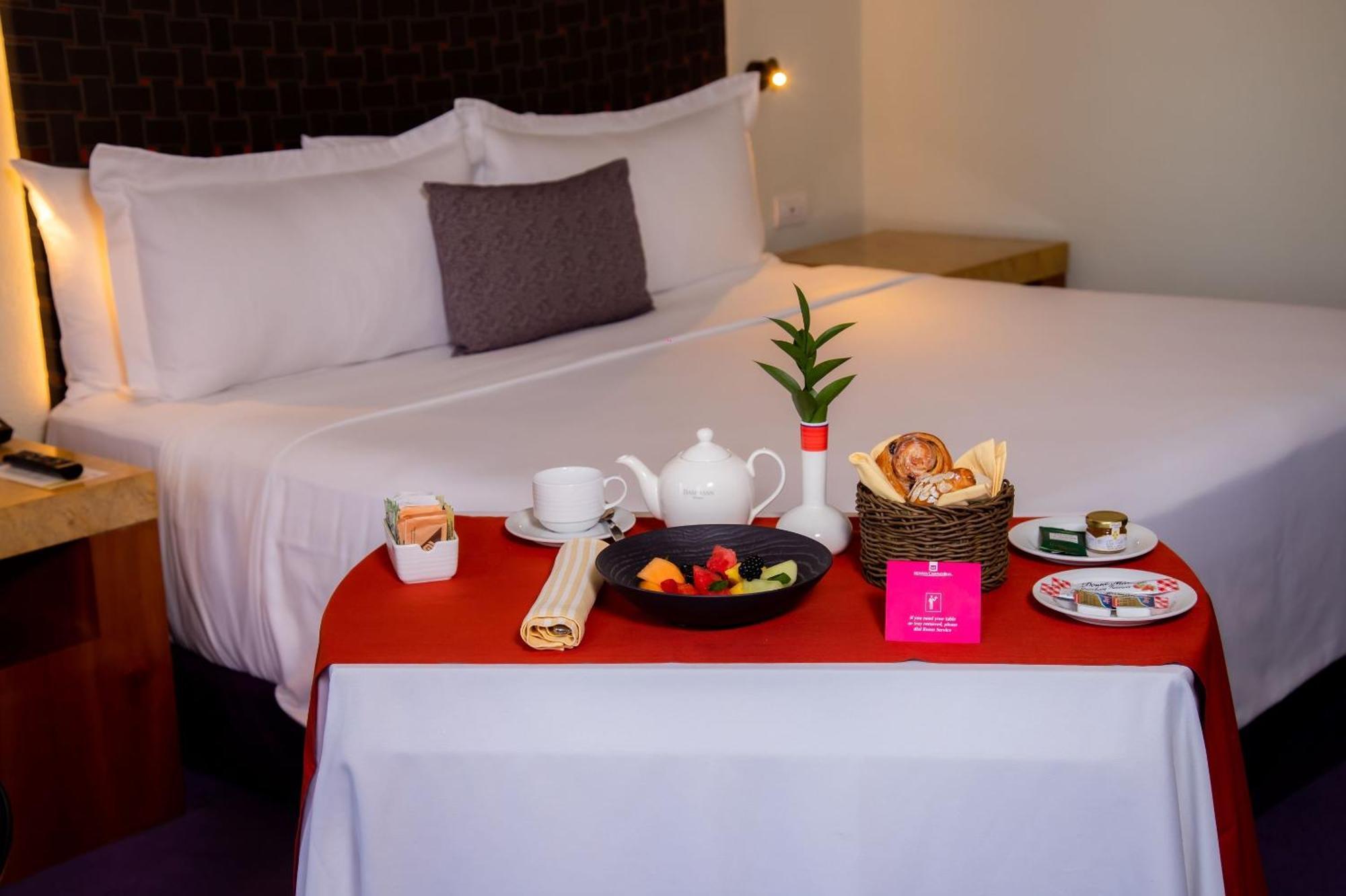 Hotel Camino Real Monterrey San Pedro Garza Garcia Zewnętrze zdjęcie Room service
